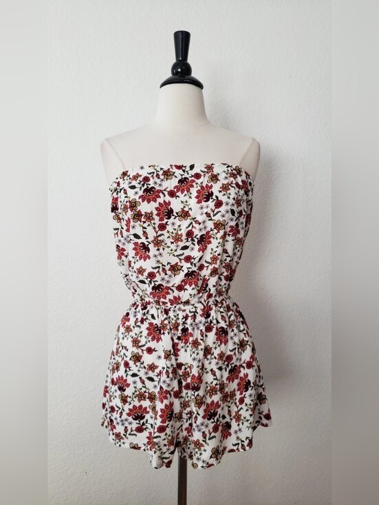 Dresses & Skirts - Floral Strapless White and Red Summer Dress